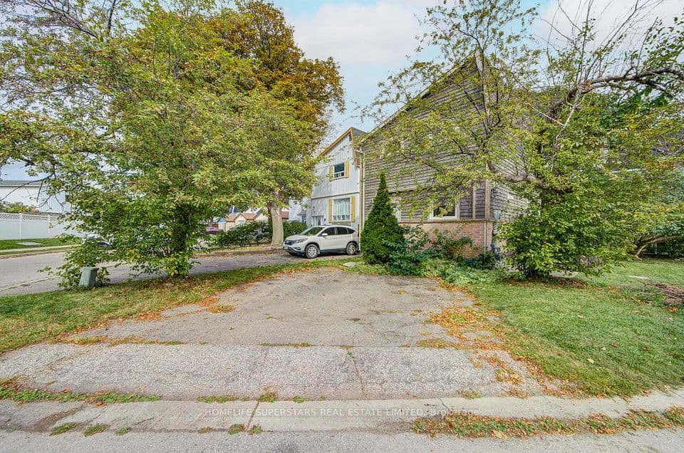50 Hoskins Square, Brampton, ON L6S 2N6 – main photo