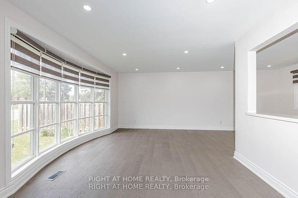5154 New Street, Burlington, ON L7L 1V4 – photo 2