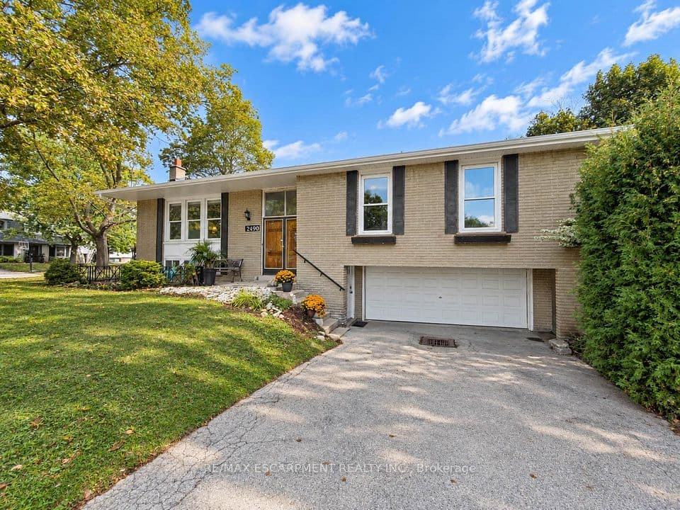 2490 Yarmouth Crescent, Oakville, ON L6L 2M8 – photo 2