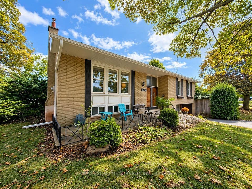 2490 Yarmouth Crescent, Oakville, ON L6L 2M8 – photo 3
