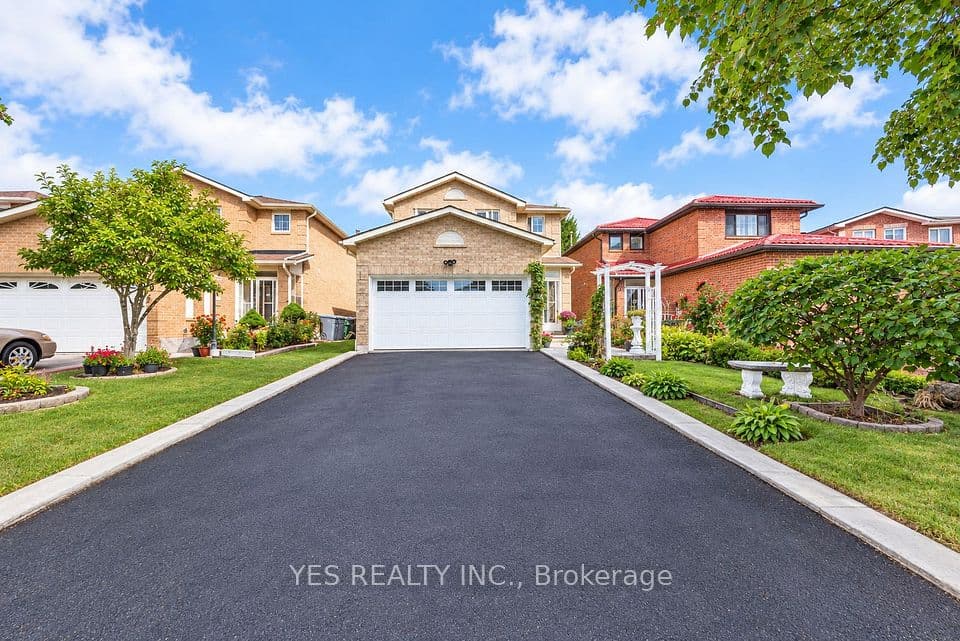 7 Colchester Avenue, Brampton, ON L6Z 3R1 – main photo