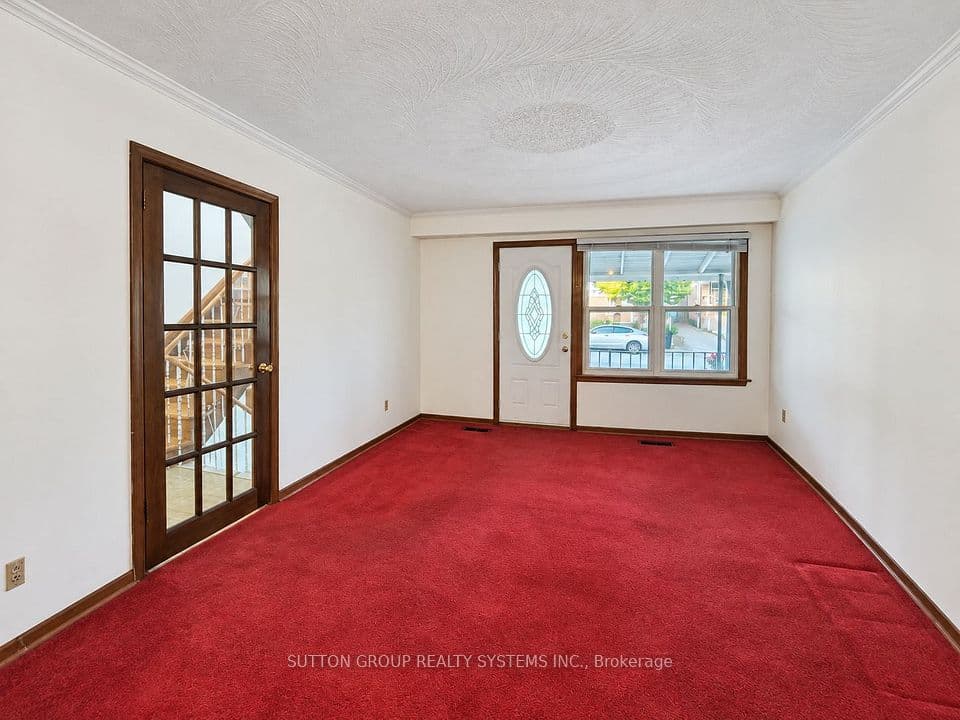 142 Ennerdale Road, Toronto, ON M6E 4C9 – photo 3