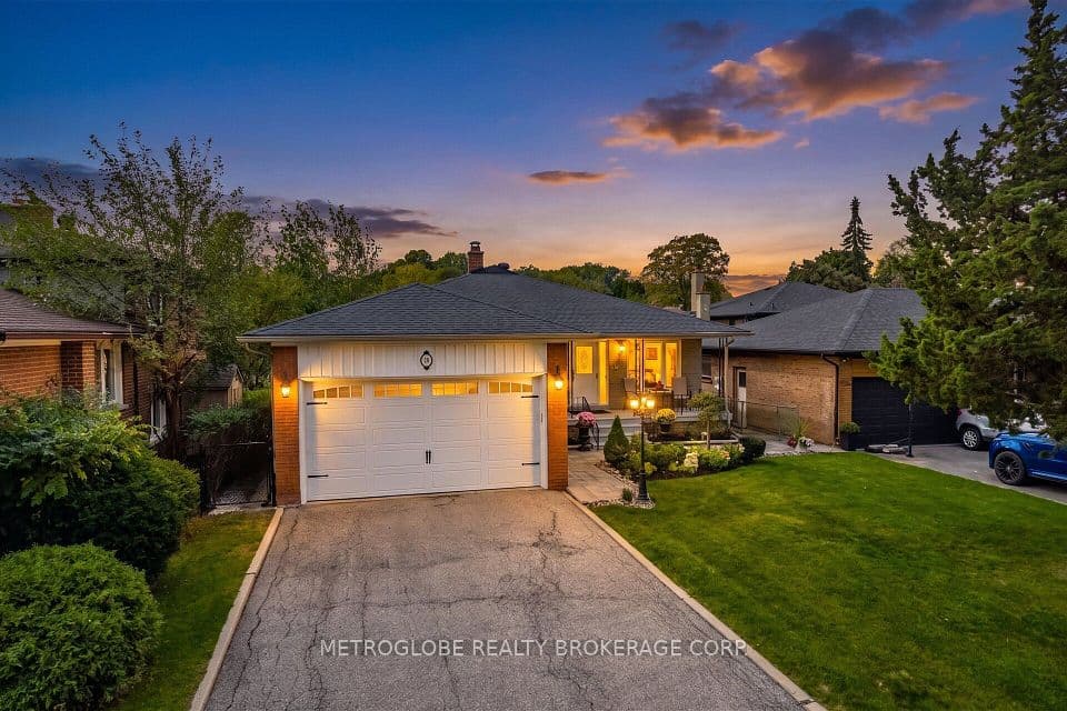 28 Eldorado Court, Toronto, ON M3J 1X1 – photo 2