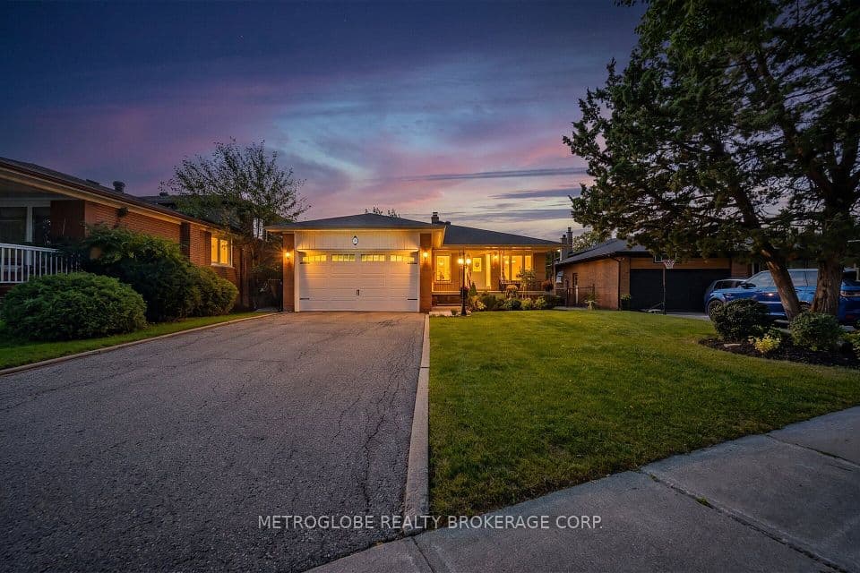 28 Eldorado Court, Toronto, ON M3J 1X1 – main photo