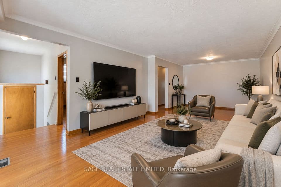 21 Debby Court, Toronto, ON M9N 2L7 – photo 3