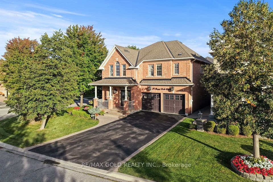 29 Royal Links Circle, Brampton, ON L6P 2Z9 – main photo