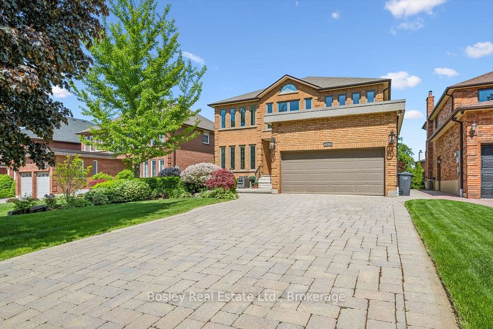 1217 Sugar Maple Court, Mississauga, ON L4W 4P6 – main photo