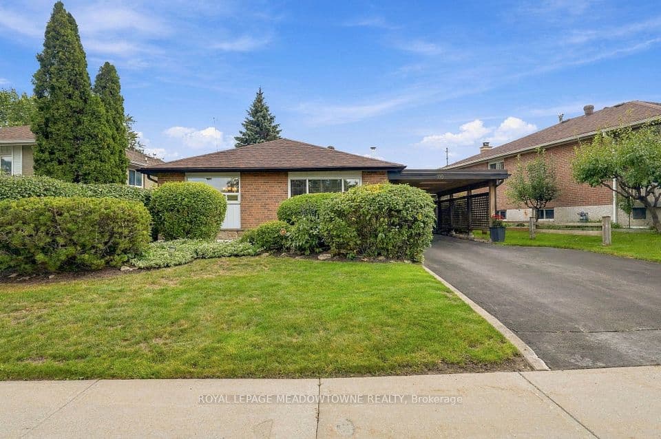 100 Lexington Avenue, Toronto, ON M9V 2G8 – photo 2