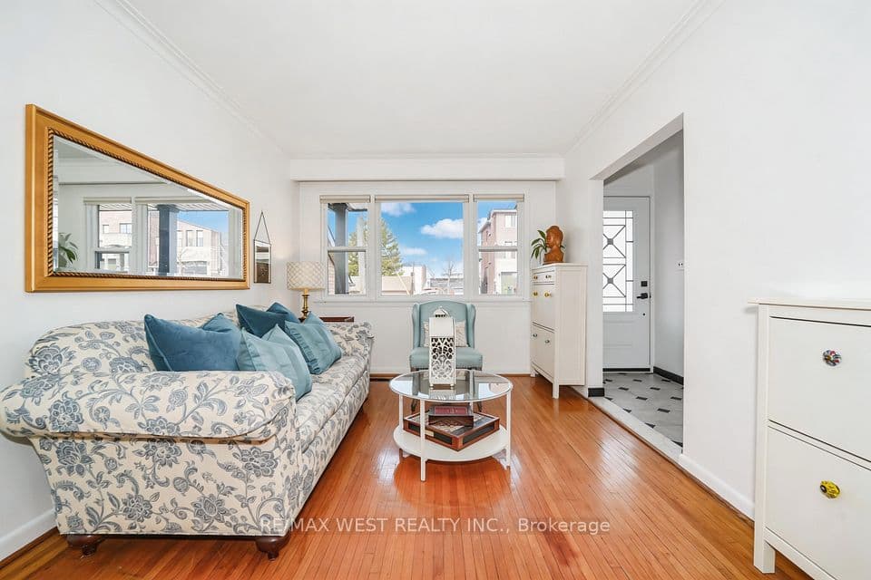 11 Helen Avenue, Toronto, ON M6N 2B4 – photo 3