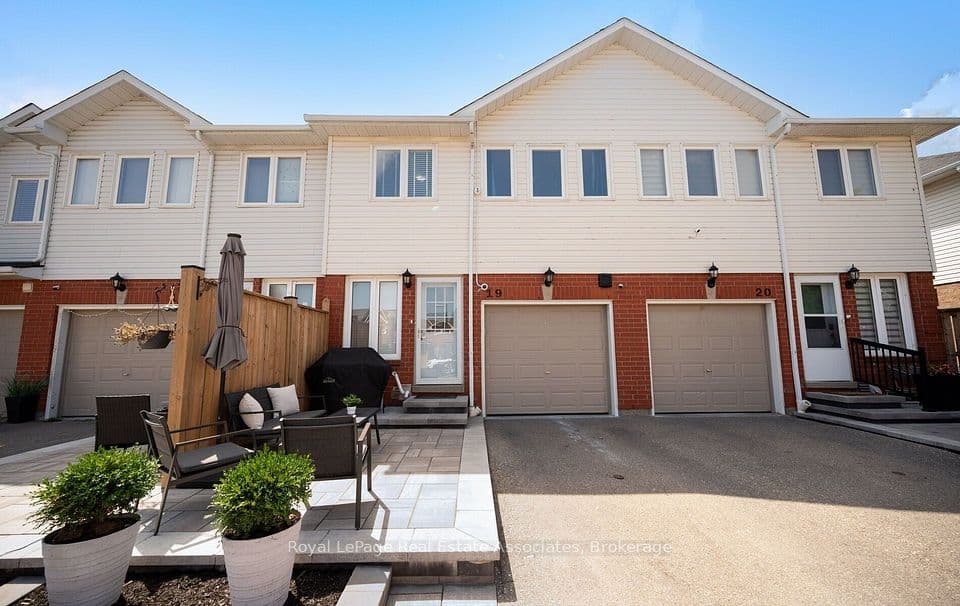 1485 Torrington Drive 19, Mississauga, ON L5V 1Y3 – main photo