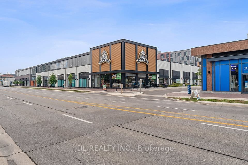 215 W Lakeshore Road W 519, Mississauga, ON L5H 0A7 – photo 2