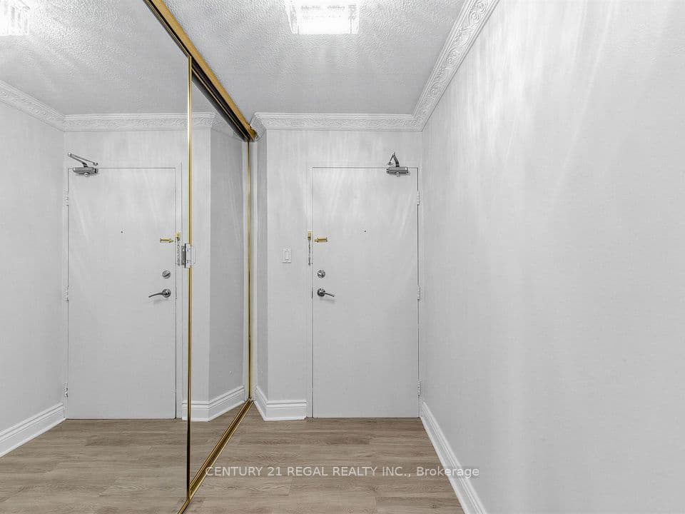 234 Albion Road 2105, Toronto, ON M9W 6A5 – photo 2