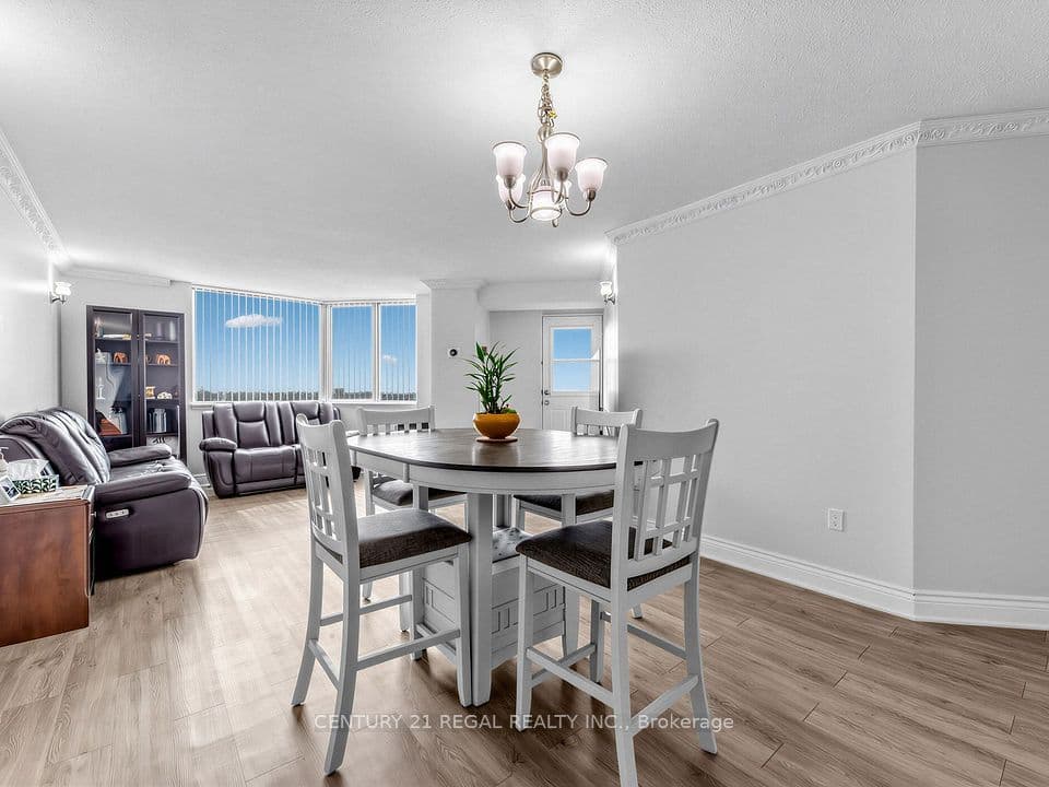 234 Albion Road 2105, Toronto, ON M9W 6A5 – photo 3