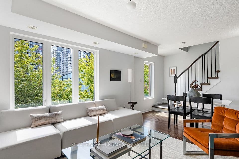 7 Foundry Avenue 227, Toronto, ON M6H 0B7 – main photo