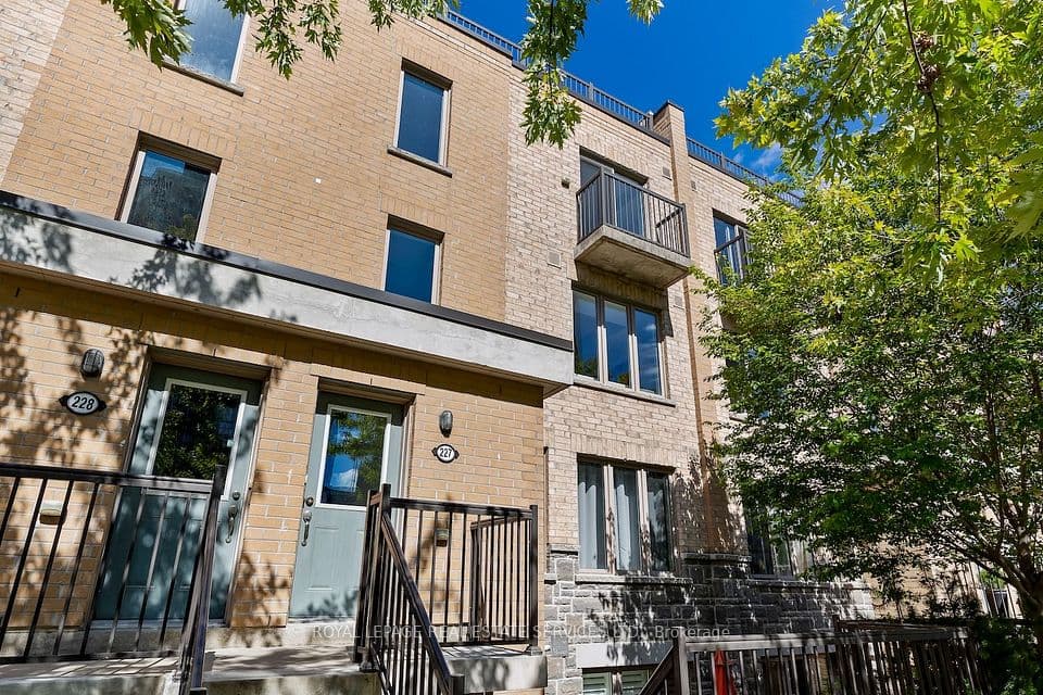 7 Foundry Avenue 227, Toronto, ON M6H 0B7 – photo 3
