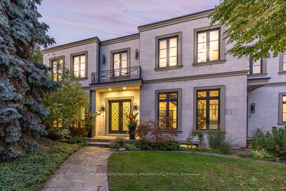 4 Braywin Drive, Toronto, ON M9P 2P1 – main photo