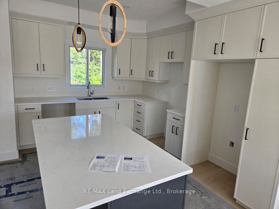 766 CAMPBELL Avenue, Kincardine, ON N2Z 1W1 – photo 2