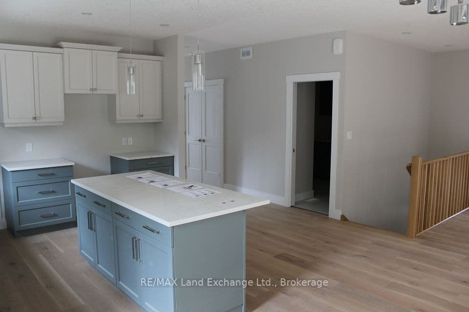 784 CAMPBELL Avenue, Kincardine, ON N2Z 1W1 – photo 3