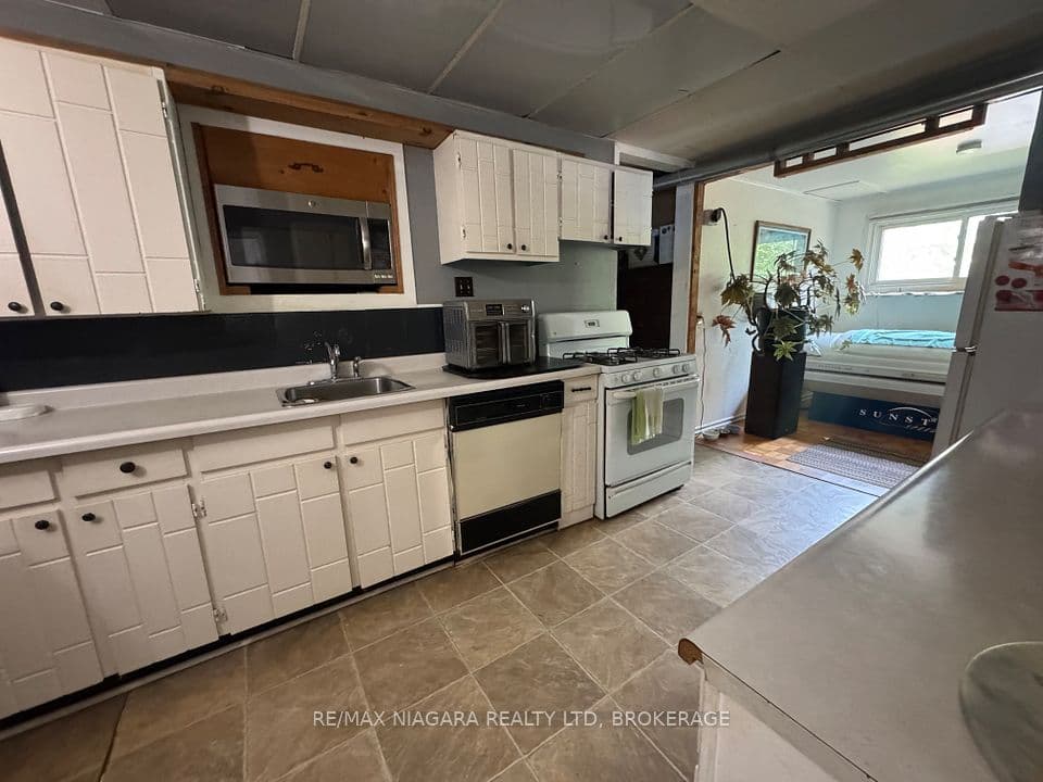 1640 Dominion Road, Fort Erie, ON L2A 5M4 – main photo