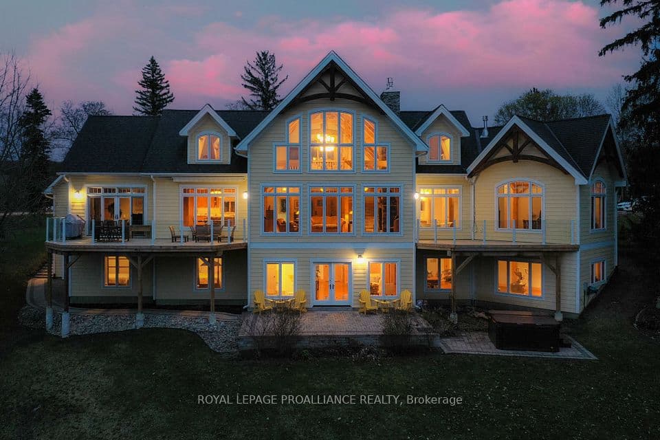 12698 Loyalist Parkway, Prince Edward County, ON K0K 2T0 – main photo