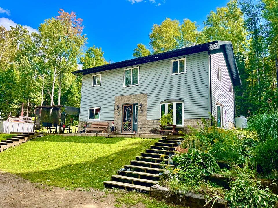 1630 Musclow Greenview Road, Hastings Highlands, ON K0L 1C0 – main photo