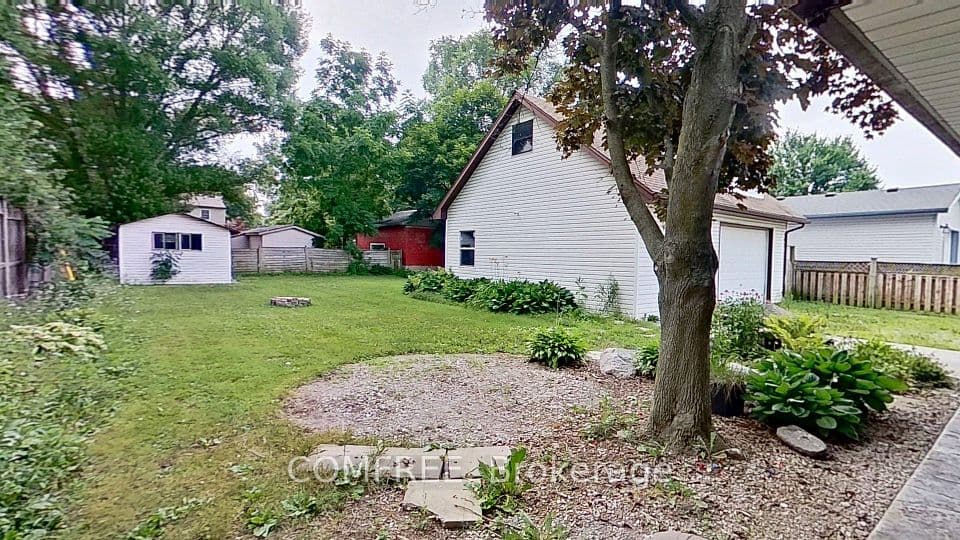 155 North Street, Southwest Middlesex, ON N0L 1M0 – photo 2