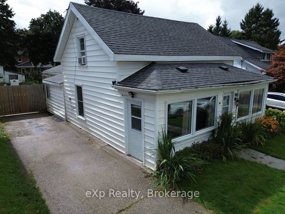 34 Queen Street, Grey Highlands, ON N0C 1H0 – main photo