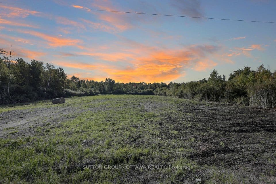 6216 Springhill Road, Greely - Metcalfe - Osgoode - Vernon and Area, ON K0A 2W0 – main photo