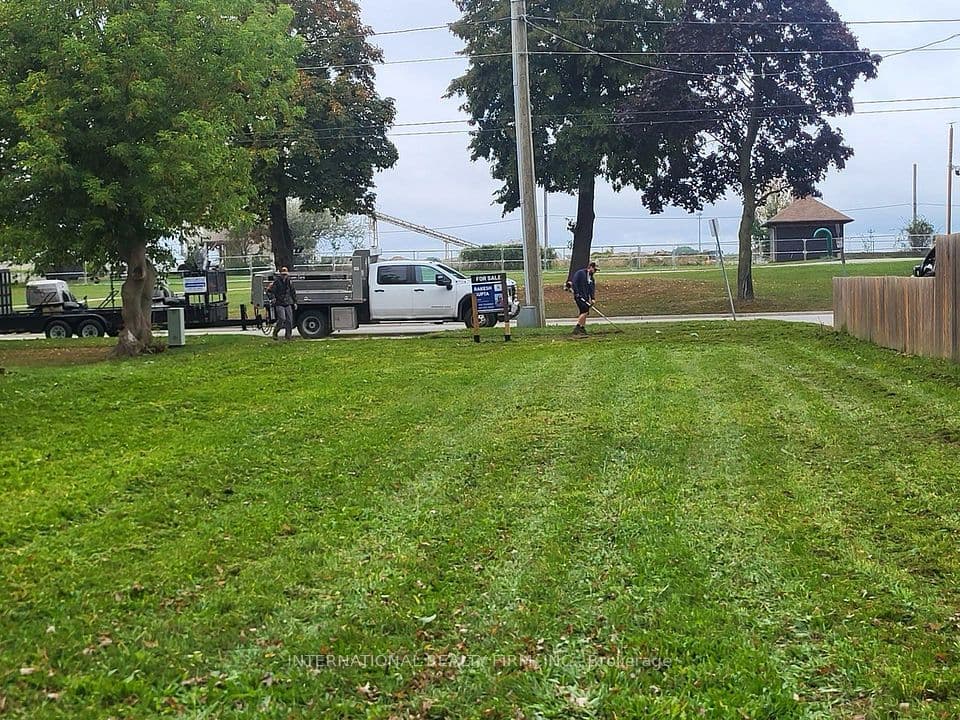 260 Christina Street S, Sarnia, ON N7T 2N3 – main photo