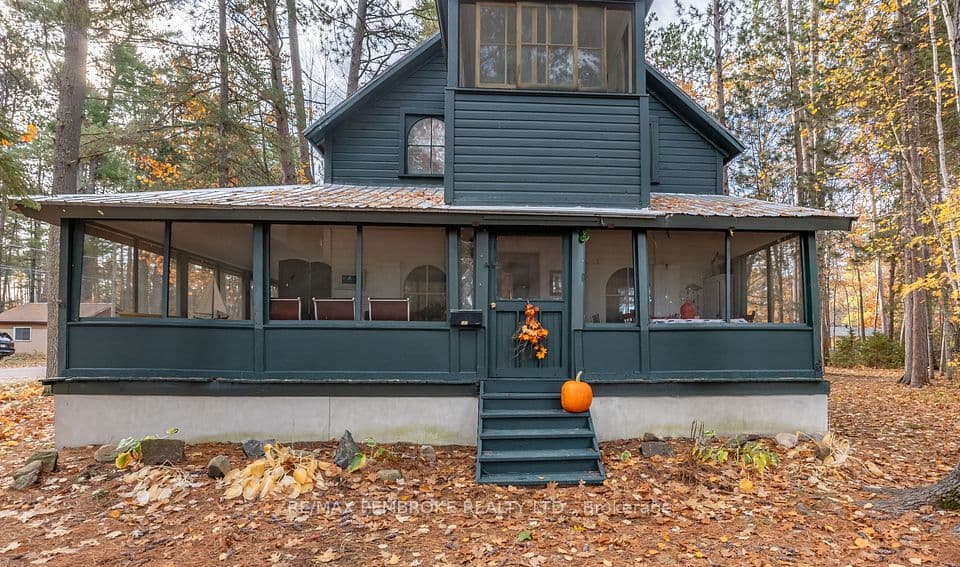 127 Alexandra Street, Petawawa, ON K8H 2R2 – photo 3