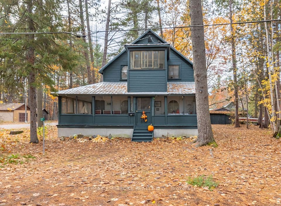127 Alexandra Street, Petawawa, ON K8H 2R2 – main photo
