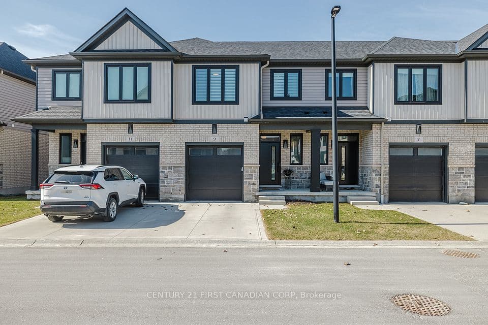 601 Lions Park Drive 9, Strathroy-Caradoc, ON N0L 1W0 – main photo