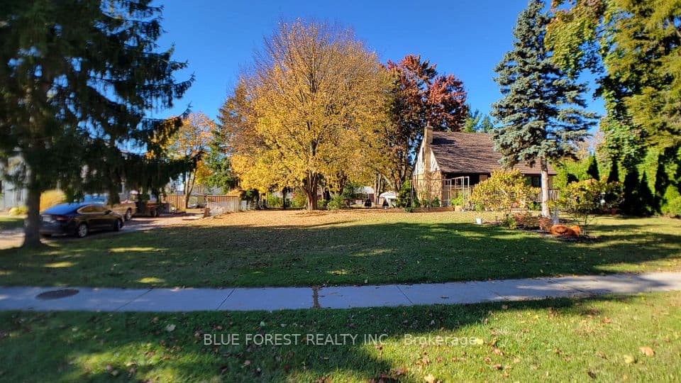 947 Dearness Drive, London South, ON N6E 1N6 – main photo