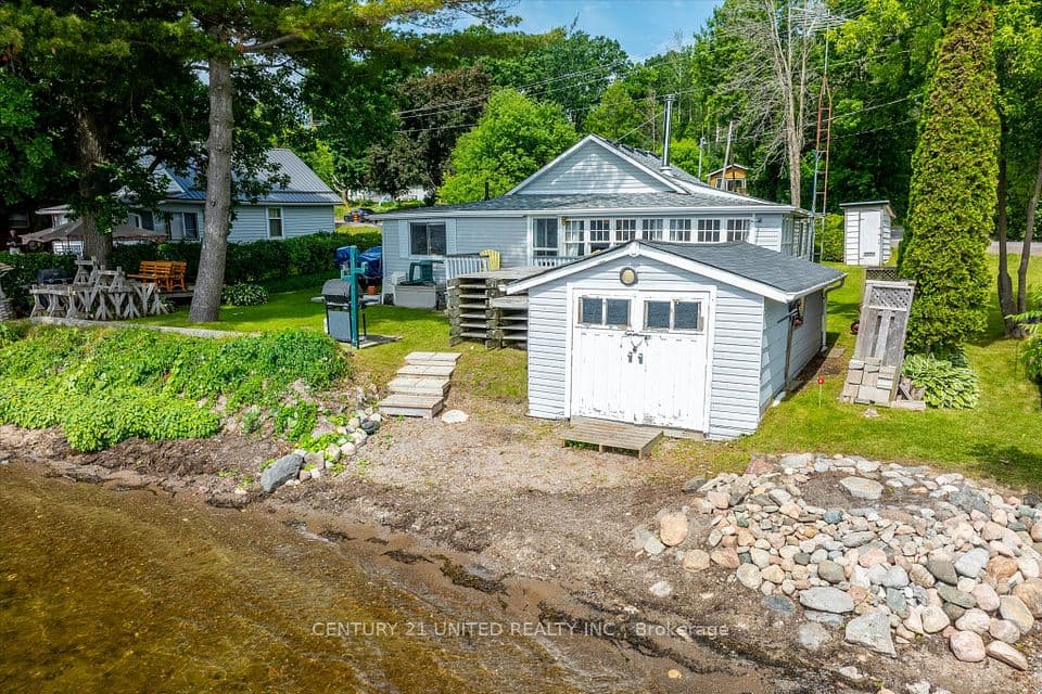 221 Paudash Street, Hiawatha First Nation, ON K0L 2G0 – photo 2