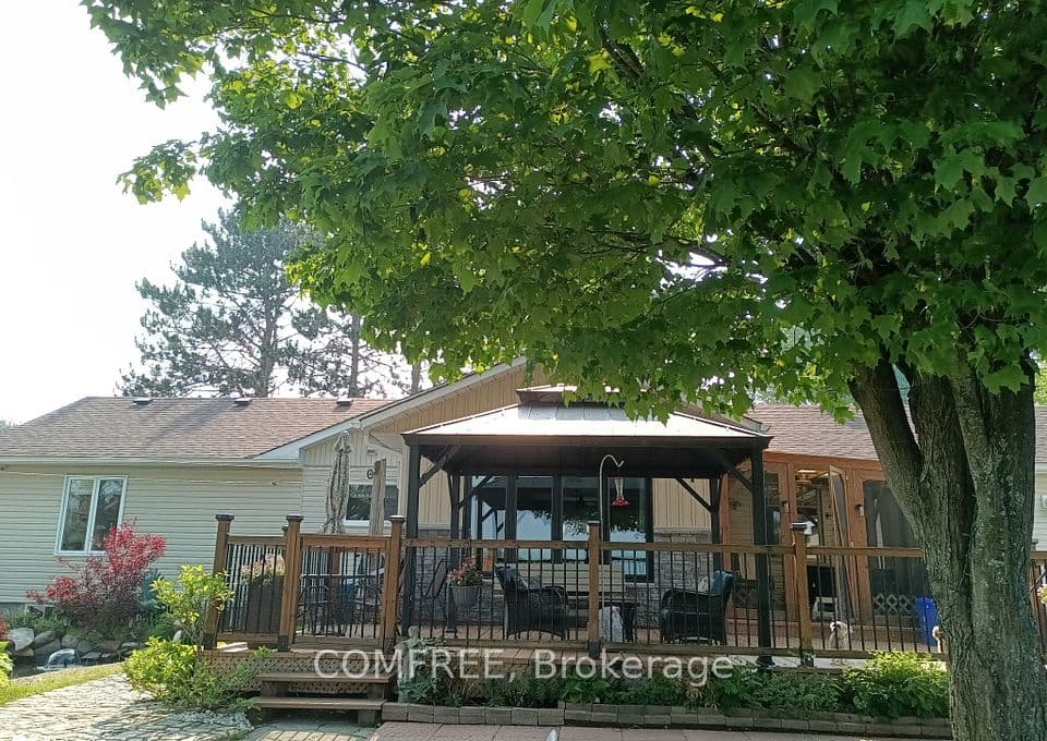 76 Lake Street, South Algonquin, ON K0J 2M0 – main photo