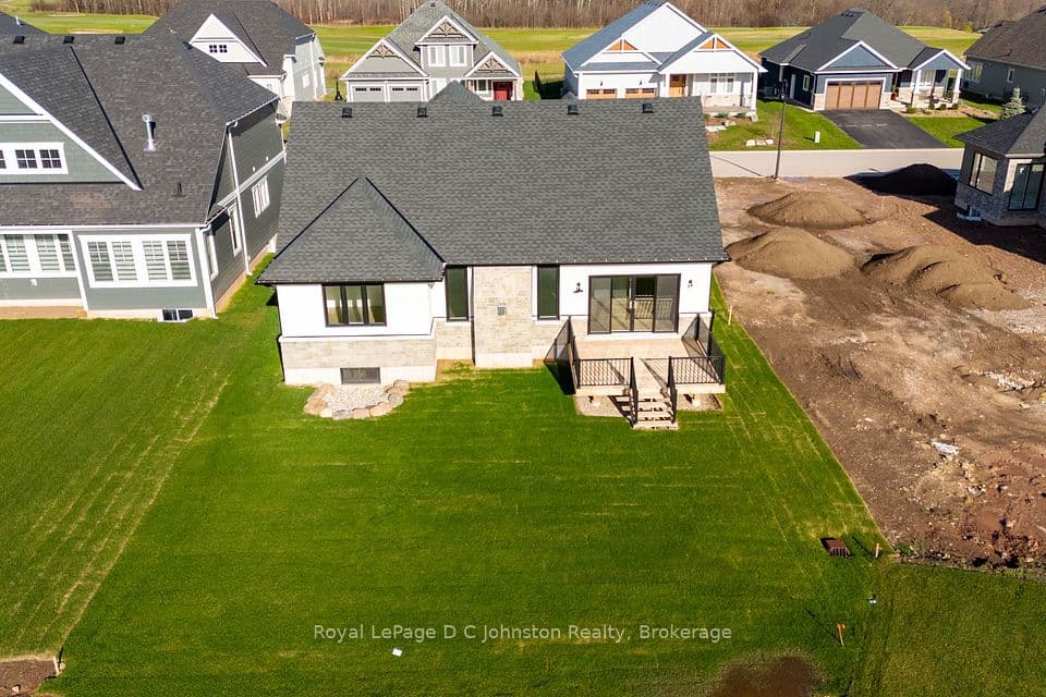 546 ALGONQUIN Trail, Georgian Bluffs, ON N0H 1S0 – photo 2