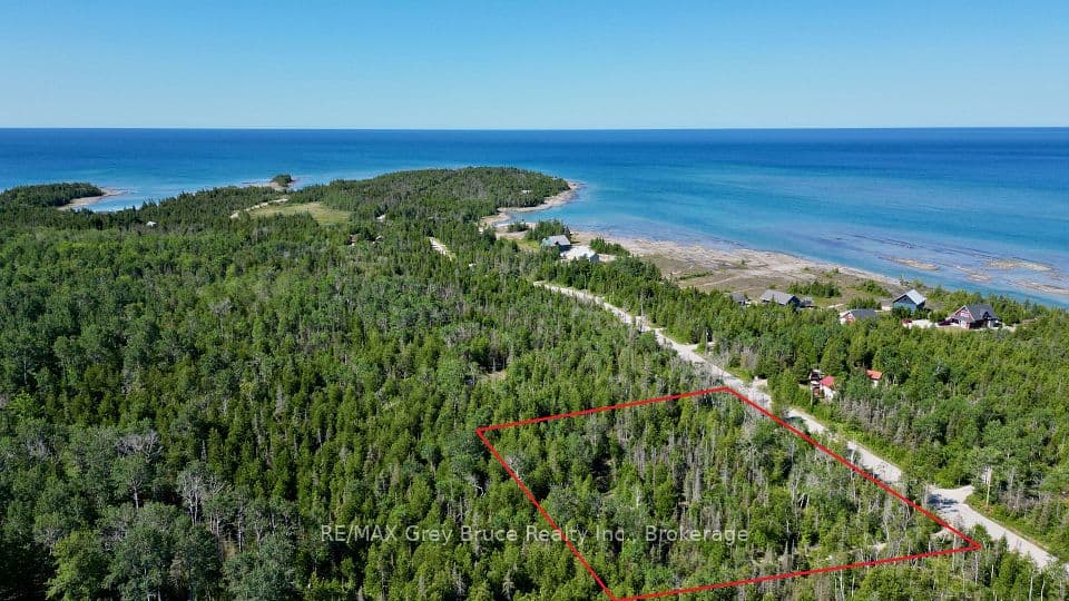 31 Baise Avenue, Northern Bruce Peninsula, ON N0H 2R0 – main photo
