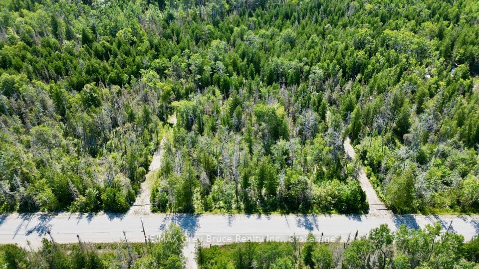31 Baise Avenue, Northern Bruce Peninsula, ON N0H 2R0 – photo 2