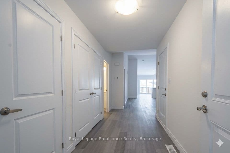121 Farrington Crescent, Prince Edward County, ON K0K 2T0 – photo 2
