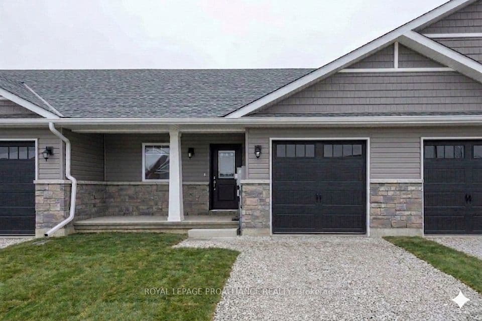 121 Farrington Crescent, Prince Edward County, ON K0K 2T0 – main photo