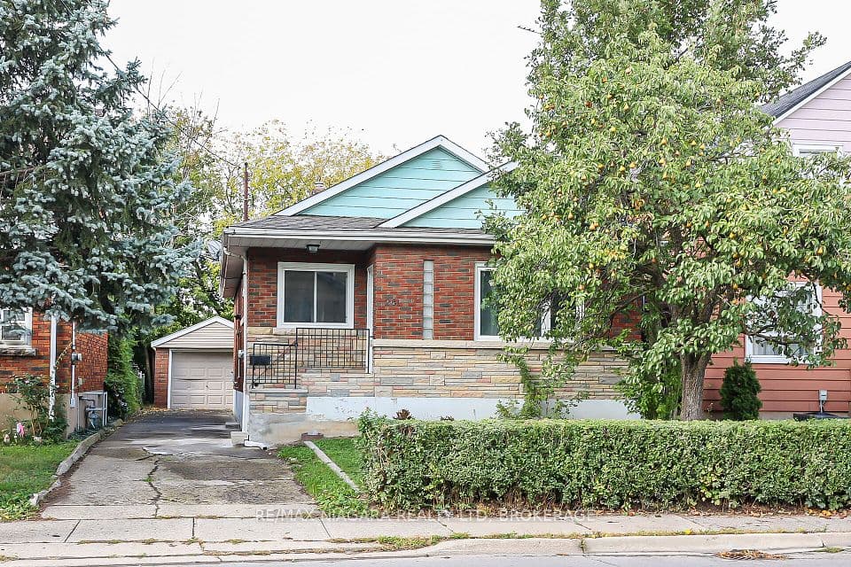 261 Vine Street, St. Catharines, ON L2M 4T2 – main photo