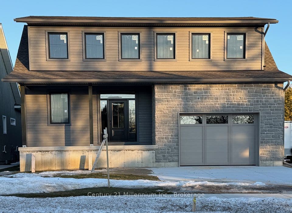15 Grenville Street N, Saugeen Shores, ON N0H 2L0 – main photo