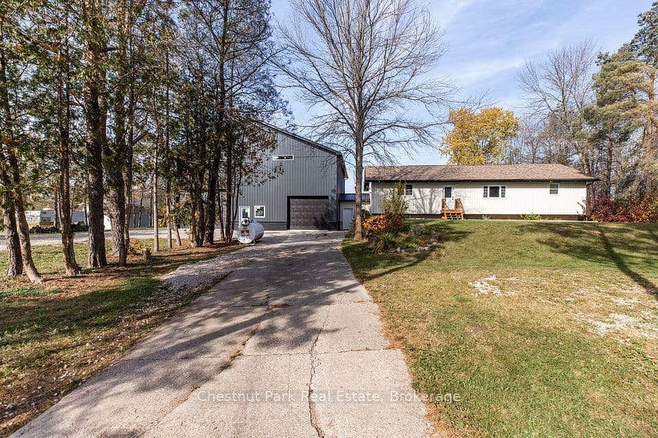 9 Maple Drive, Northern Bruce Peninsula, ON N0H 1Z0 – main photo
