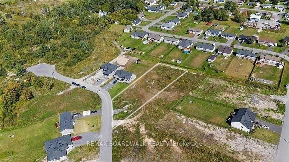 289 ROXANNE Street, Clarence-Rockland, ON K0A 1N0 – photo 2