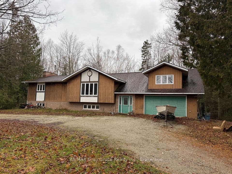 210 Cape Hurd Road, Northern Bruce Peninsula, ON N0H 2R0 – main photo
