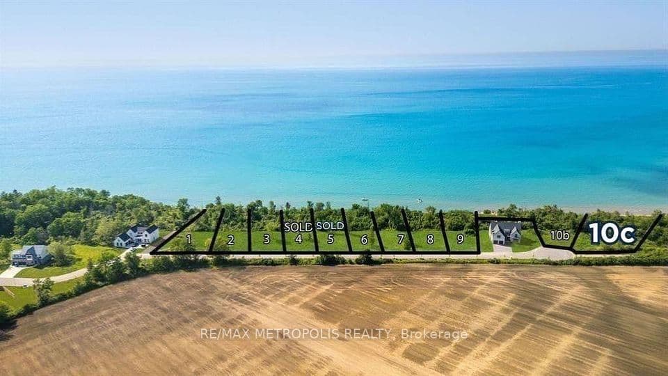 7093 Blue Coast Heights, Plympton-Wyoming, ON N0N 1E0 – main photo