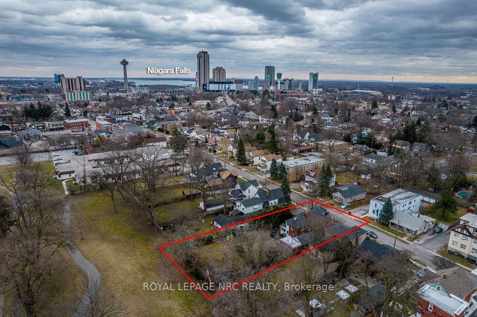 6107 Barker Street, Niagara Falls, ON L2G 1Y5 – photo 3