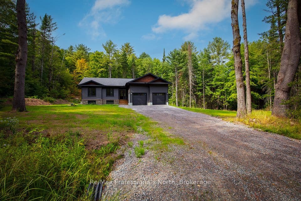 260 STEPHENSON 2 Road W, Huntsville, ON P0B 1M0 – photo 2