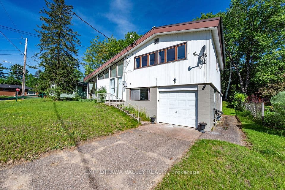 3 Newton Crescent, Deep River, ON K0J 1P0 – photo 2