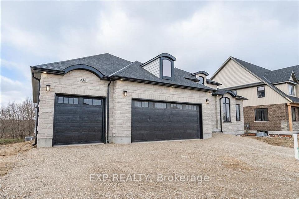 1050 Walton Avenue, North Perth, ON N4W 3S2 – photo 3